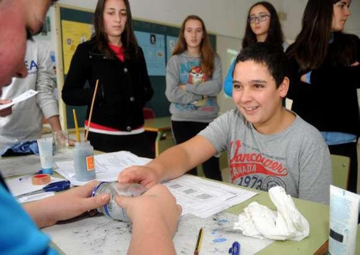 Forcarei toca la ciencia  con sus propias manos