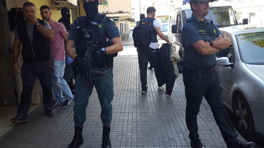 Agentes de la Guardia Civil durante una actuaciÃ³n en Mallorca.