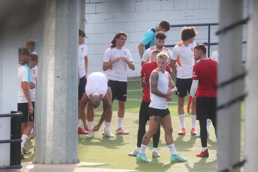 Wass, de vuelta a los entrenamientos con el Valencia CF pese a que se quiere marchar