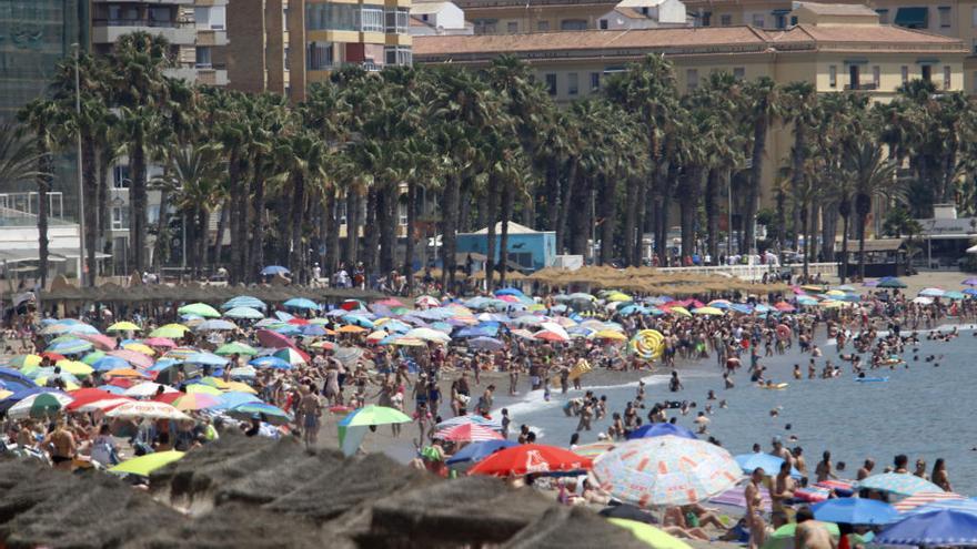 Las playas están ya llenas en Málaga.