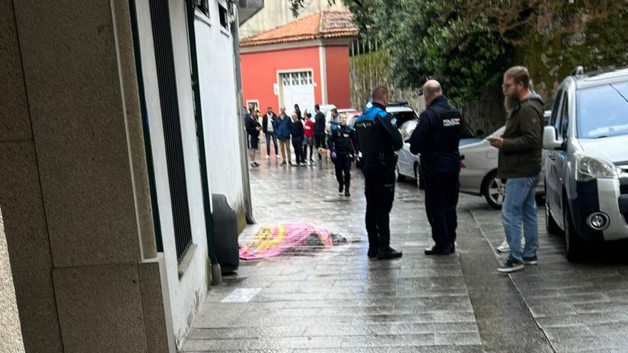 Mata a un familiar con un arma blanca en plena calle tras una discusión en Vilagarcía