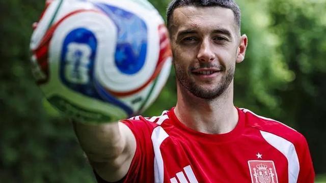 Joan Garcia, abans de l’entrevista durant la concentració de la selecció a Chattanooga. | PABLO GARCÍA