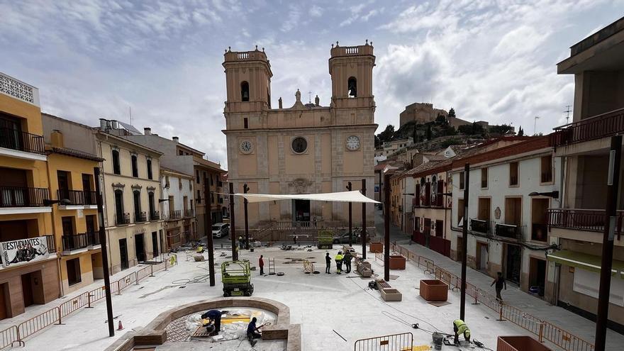 Petrer inicia la cuenta atrás para reabrir la Plaza de Baix tras su renovación integral