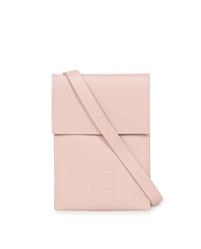 Bolso mini bandolera multiposición de piel rosa pastel Leandra. (Precio: 89 euros)
