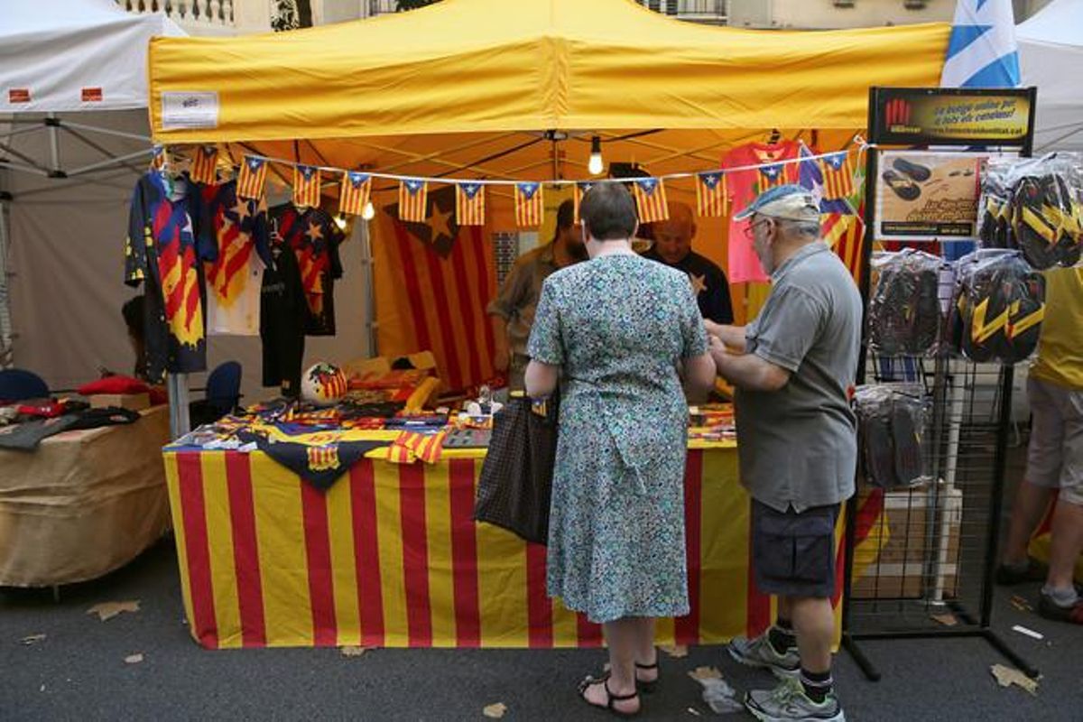 Fira Estelània al carrer Bailèn amb travessera de Gràcia.
