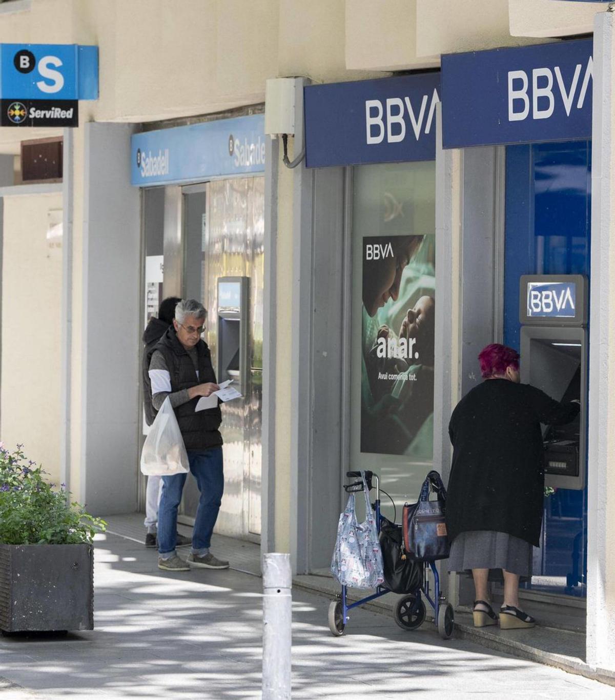 Els sindicats temen per la fusió del BBVA i el Sabadell Els sindicats temen per la fusió del BBVA i el Sabadell