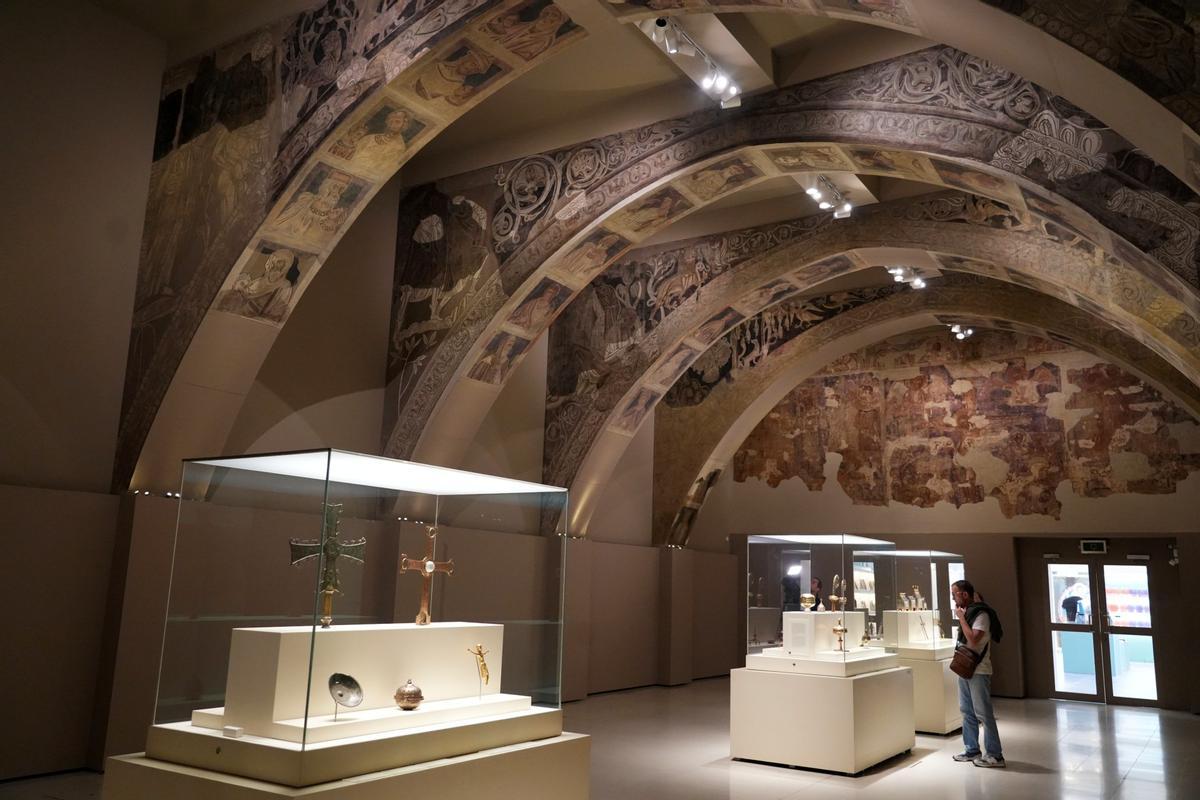 La sala del MNAC donde se encuentran las pinturas murales de Sijena La sala del MNAC donde se encuentran las pinturas murales de Sijena