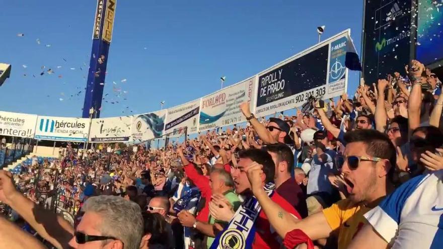 Los aficionados del Hércules celebran el gol de Chechu