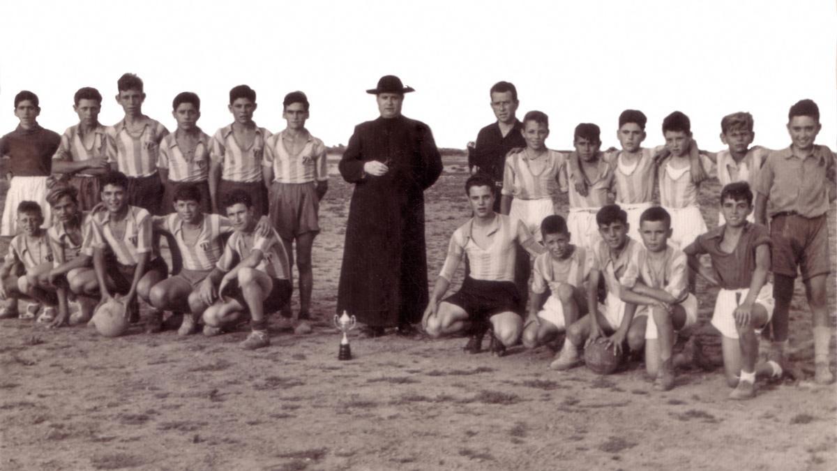 Imagen histórica del fútbol en Orpesa.