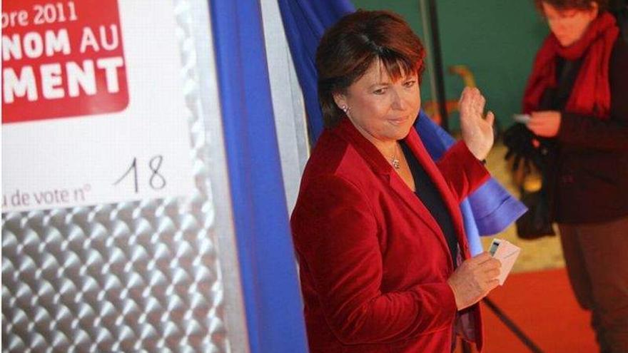 Hollande y Aubry votan mientras Montebourg siembra la incertidumbre