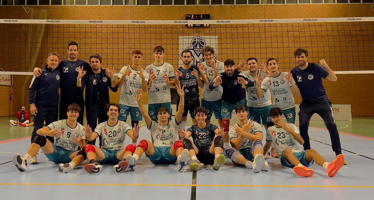 EL VOLEI VILLENA VUELVE A GANAR EN CASA ANTE EL GRUPO EGIDO PINTO.