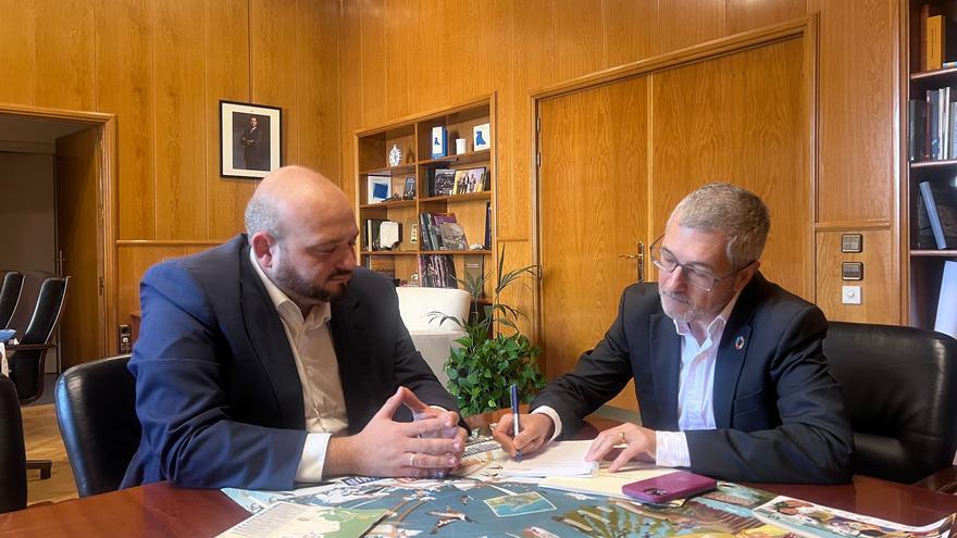 El parque de los Canales de Cartagena conservará las piscinas y las instalaciones gracias al acuerdo de Torres con el MITECO