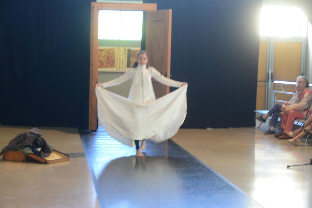 Teatro de calle y familiar con "Crunch 2", de Muu, y una performance sobre los 40 años de Teatro de Ningures.