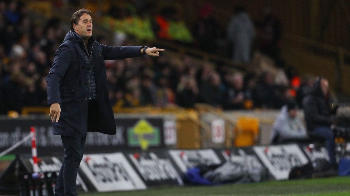 Julen Lopetegui durante su primer partido dirigiendo a los Wolves