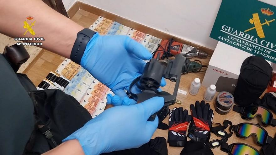 Detenidos por robar una caja fuerte en una gasolinera del sur de Tenerife