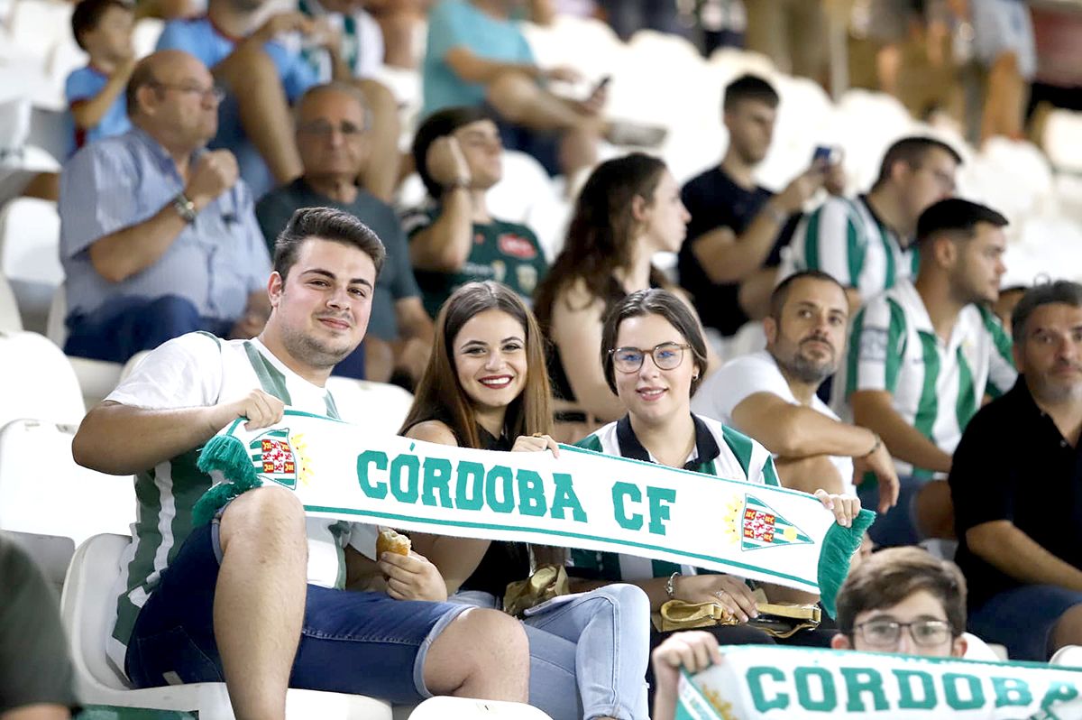 Las imágenes de la afición del Córdoba CF - Rayo Majadahonda