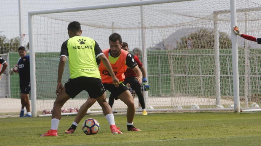 Imagen del entrenamiento en el campo anexo