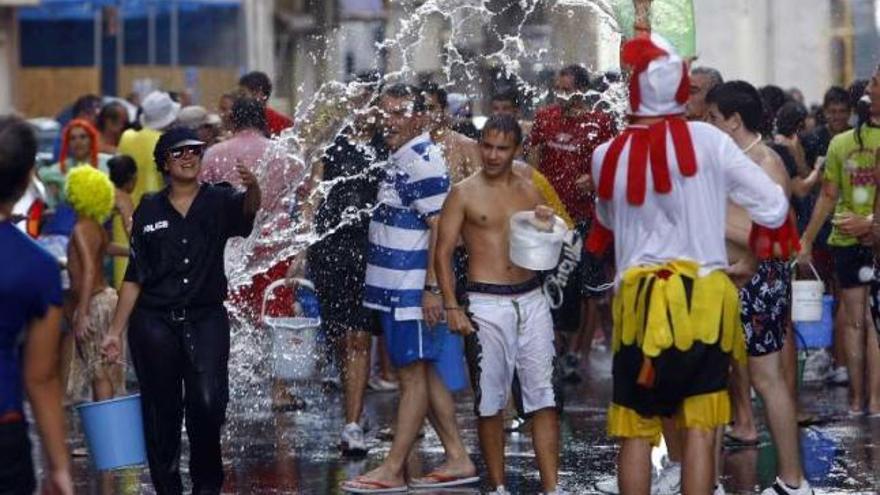 La &quot;poalà&quot; refresca el ambiente del Raval