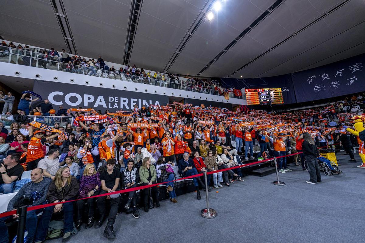 Así celebraron la Copa las jugadoras del Valencia Basket en Tarragona