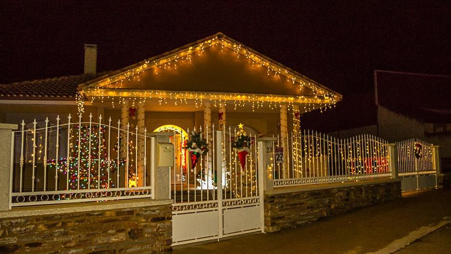 GALERÍA| Tábara, un vergel de luces navideñas