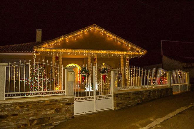 GALERÍA| Tábara, un vergel de luces navideñas