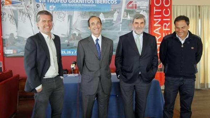 Ojea, Olmedo, Carnero y Méndez, ayer en la presentación. // J. Santomé