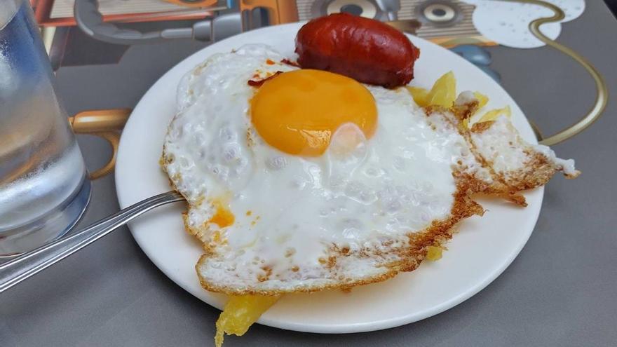 Pide una botella de agua y alucina con la tapa que le sirven en Santiago de Compostela: &quot;Vas comido&quot;