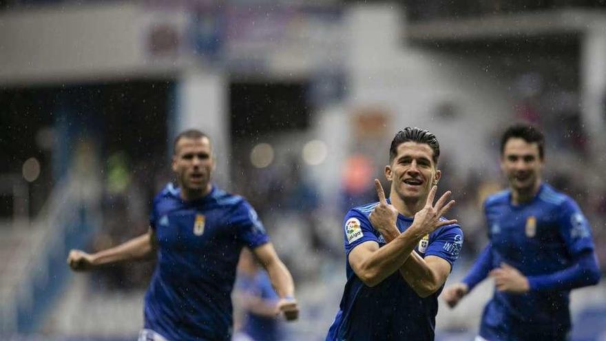 Nieto, en primer término, celebra el primer gol, con Ortuño y Borja al fondo.