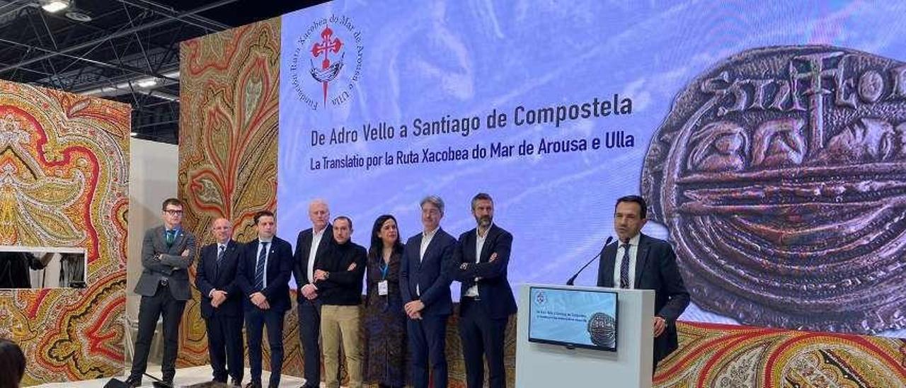 La presentación de la moneda de Adro Vello y de la guía de la Fundación Ruta Xacobea.  // FdV