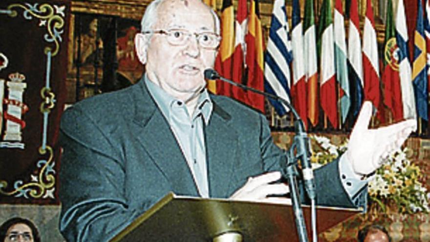 Mijail Gorbachov (2002)