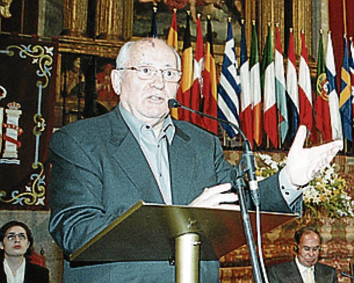 Mijail Gorbachov (2002)