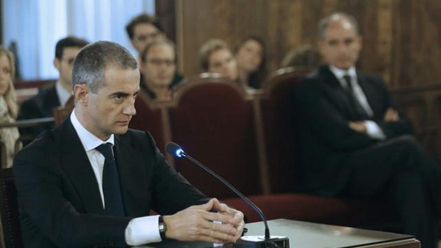 Ricardo Costa apunta a la dirección del PP por la supuesta financiación irregular en Valencia