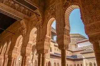 La ciudad palaciega nazarí que lleva siete siglos dejando sin palabras a quien la visita