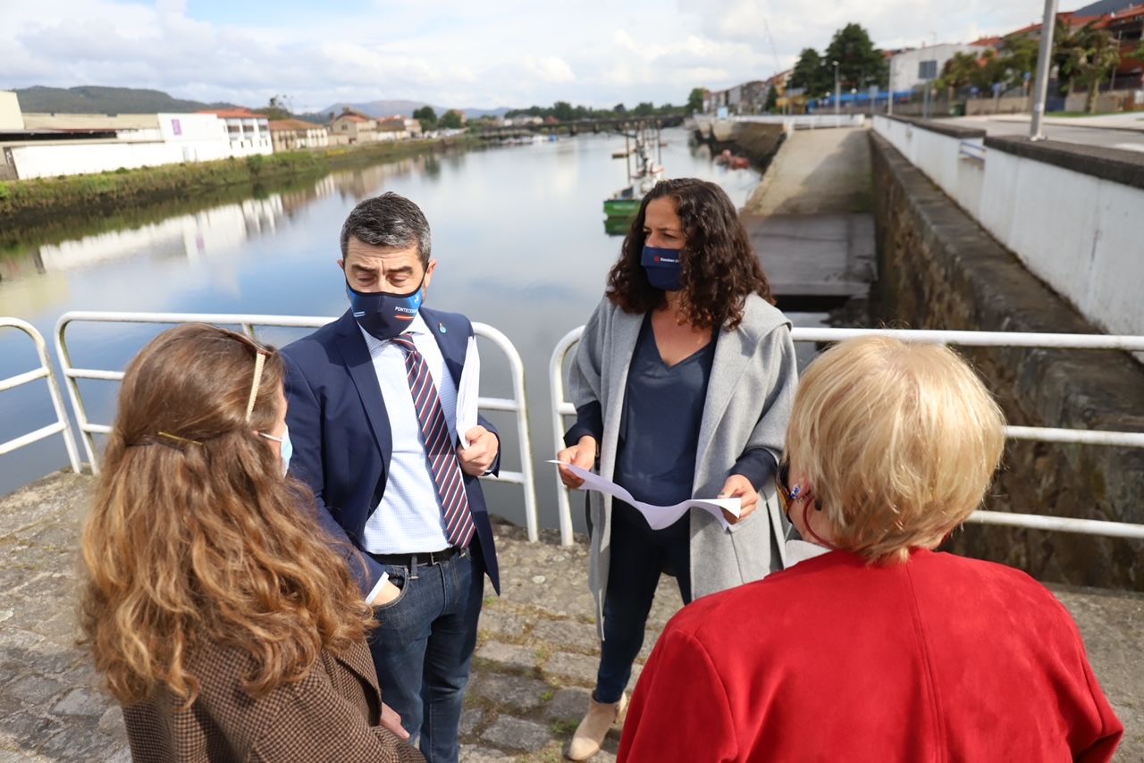 La presidenta de Portos en Pontecesures, cuando anunció la instalación de un pantalán para recibir a los peregrinos náuticos.