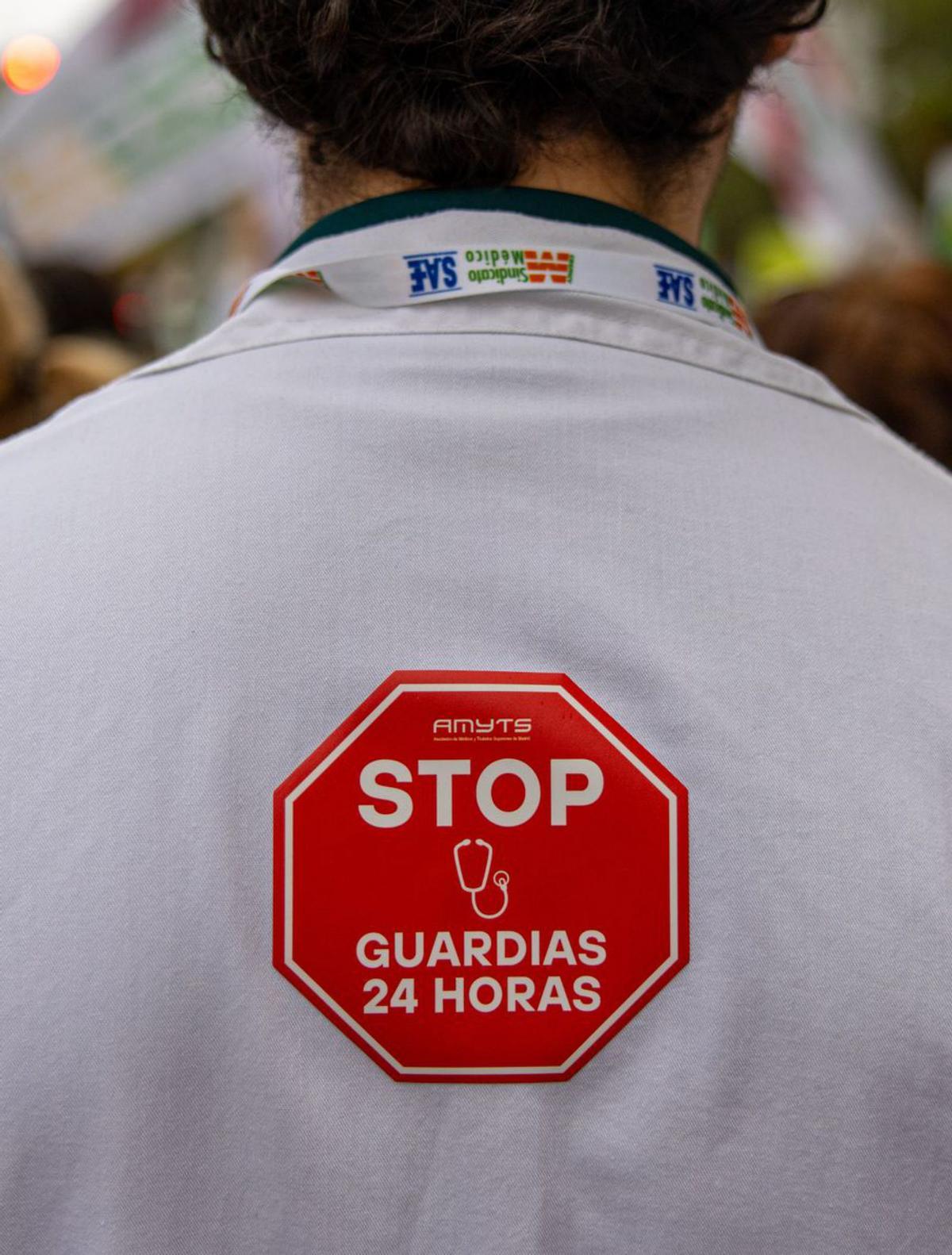 Els metges van a la vaga per millorar les seves condicions