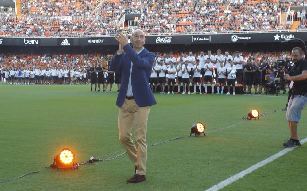 Todas las imágenes de la presentación del Valencia 2016/17