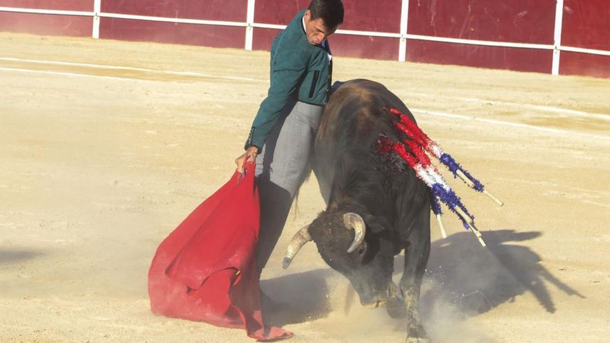 Francisco Montero, quebrando la cintura. | ENRIQUE SOLER