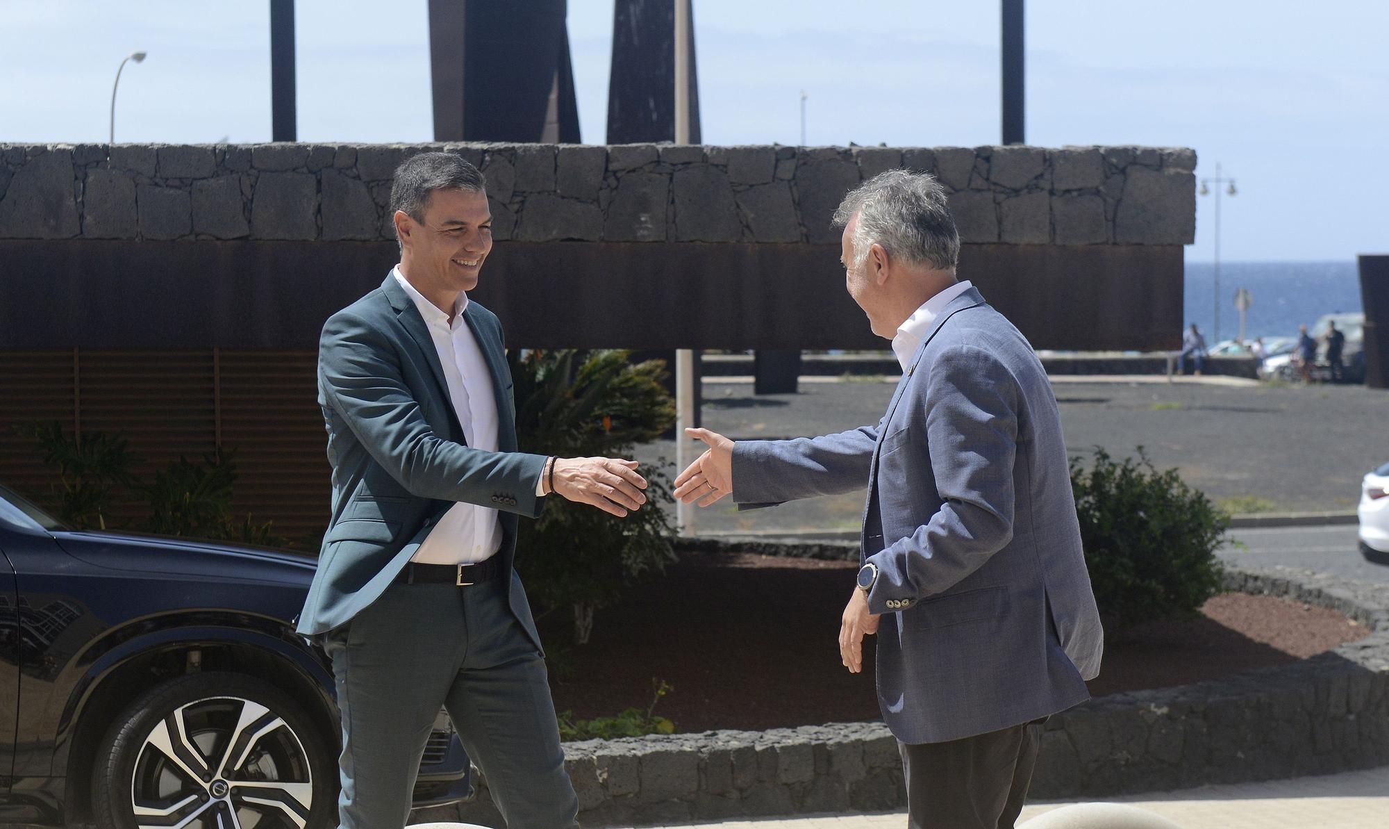 Pedro Sánchez se reunió con el presidente del Gobierno de Canarias en Lanzarote