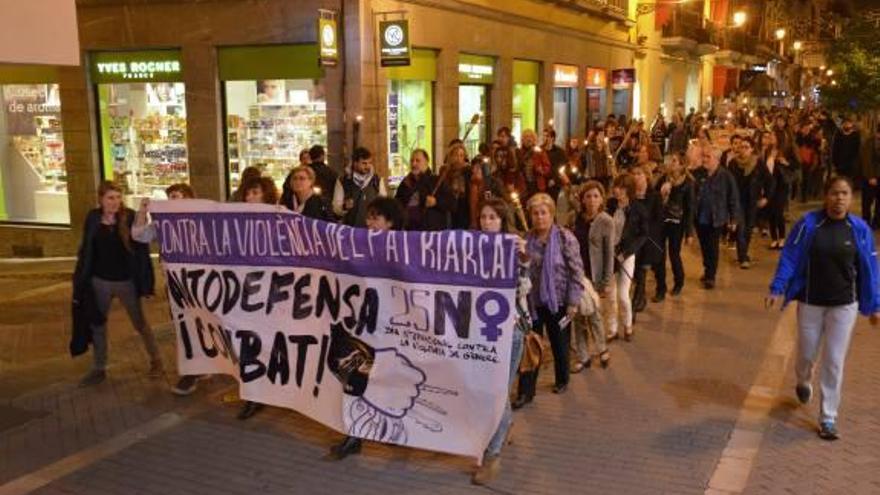 Los participantes en la marcha contra la violencia celebrada anoche en Palma.