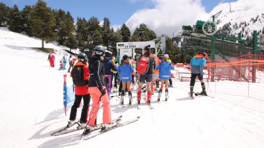 Masella és l’última estació del Pirineu a tancar la temporada d&#039;esquí i ho fa amb fred i aprofitant l’última nevada