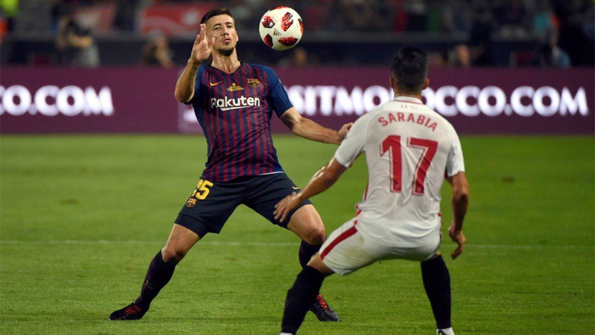 Clément Lenglet en acción durante el Barça-Sevilla de la Supercopa de España 2018