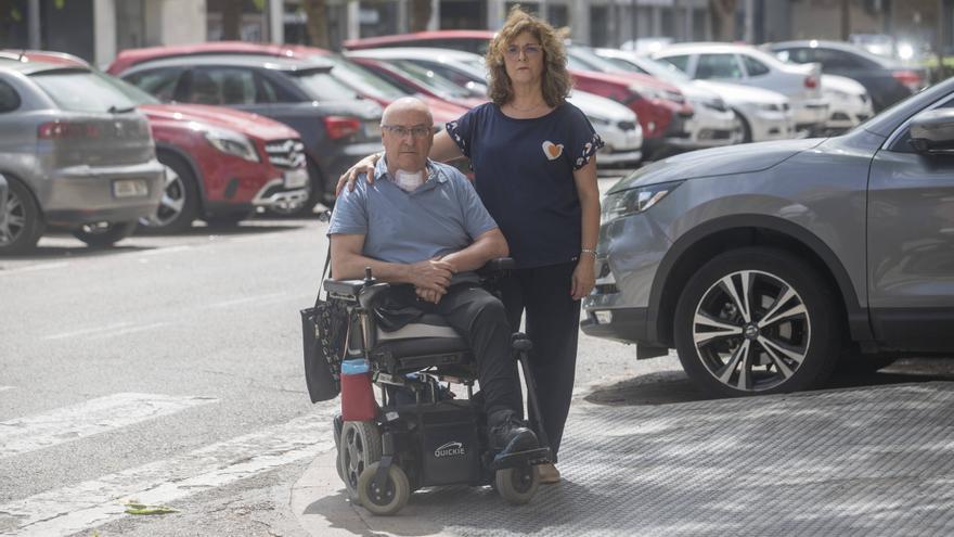 Ni vehículo adaptado de sustitución ni de alquiler: &quot;Dos meses sin coche por un chip&quot;