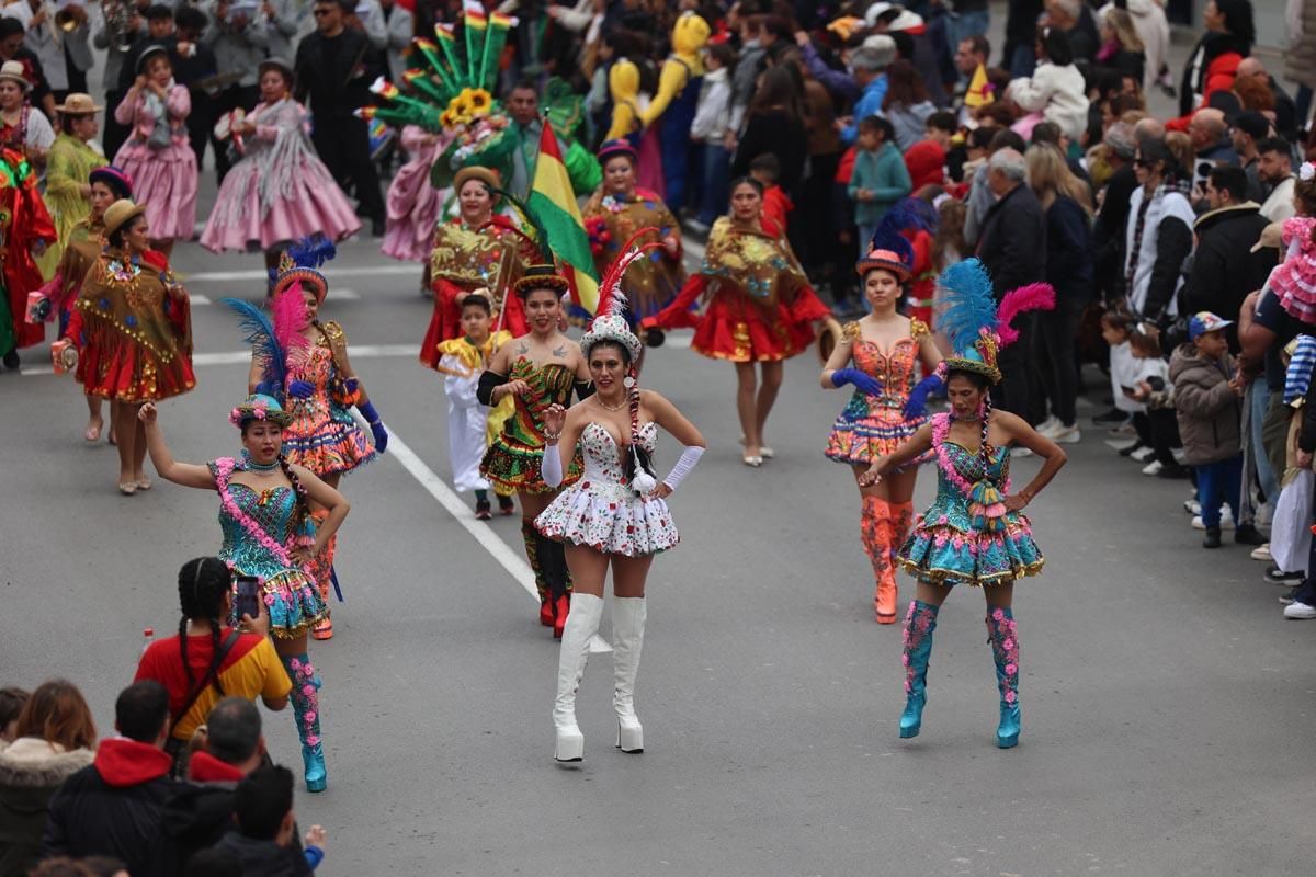 Búscate en las imágenes de la rúa de Carnaval de Ibiza