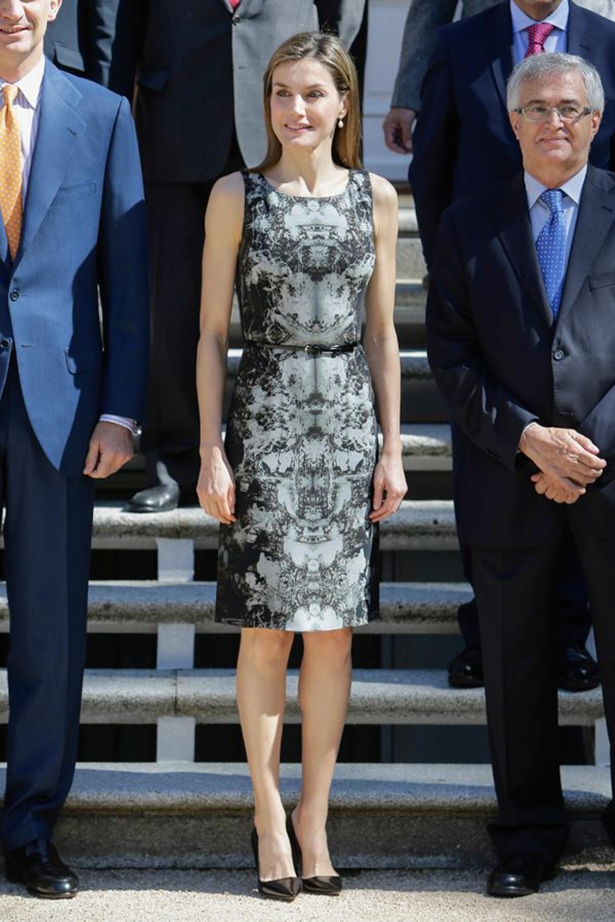 El look de Letizia Ortiz con vestido de Hugo Boss y zapatos de Prada