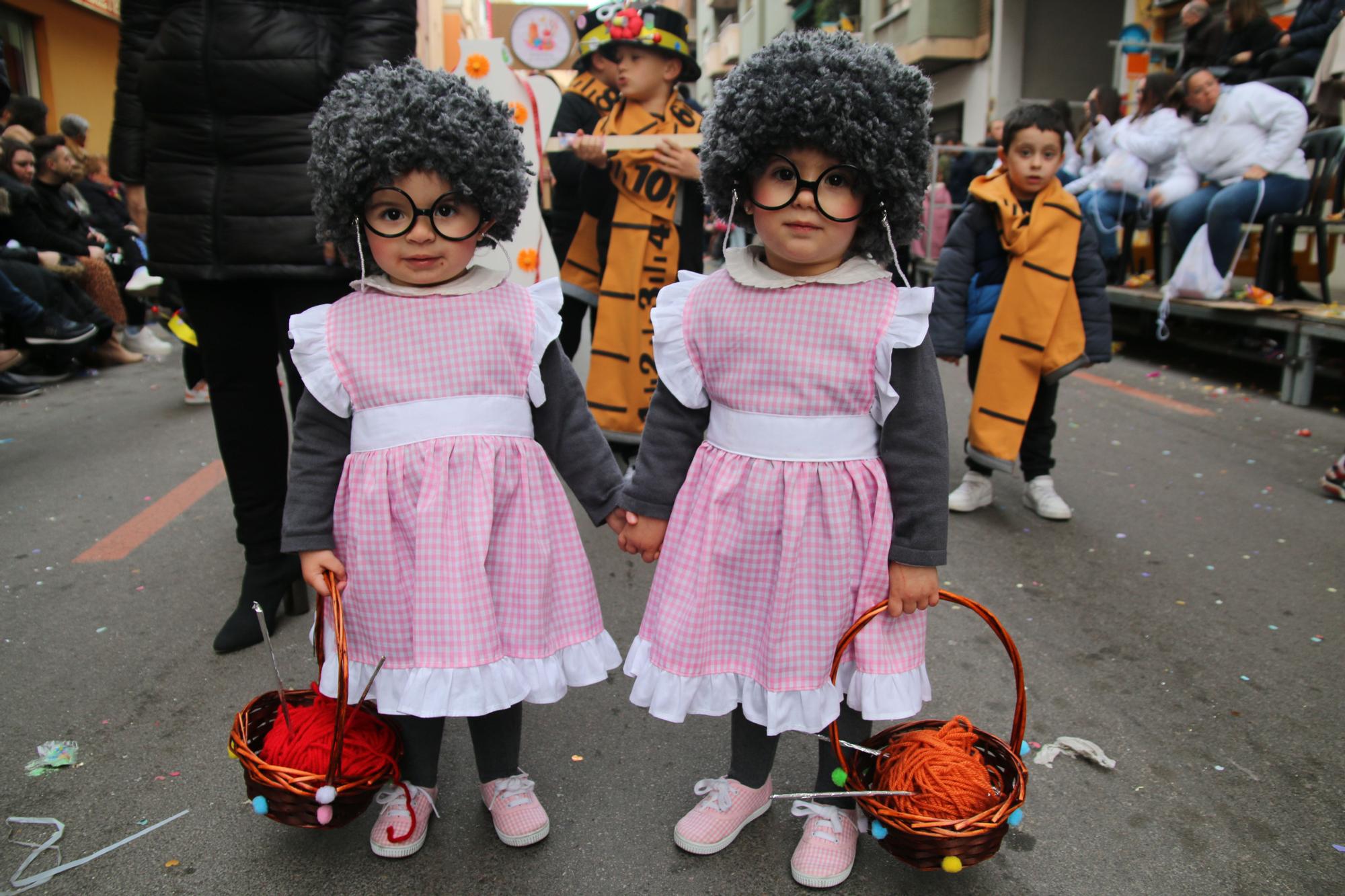 Búscate en las fotos del premio al Barri València en la cabalgata del Ninot infantil de Burriana