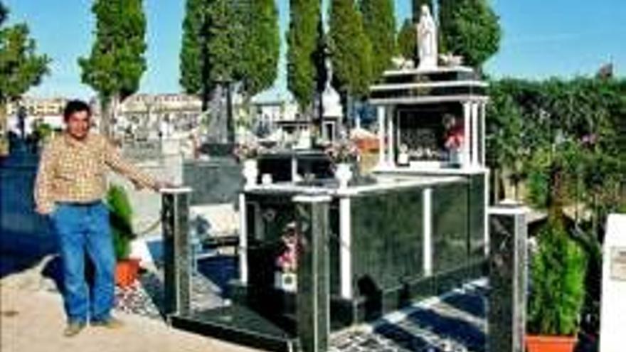 El juez pone orden en el cementerio