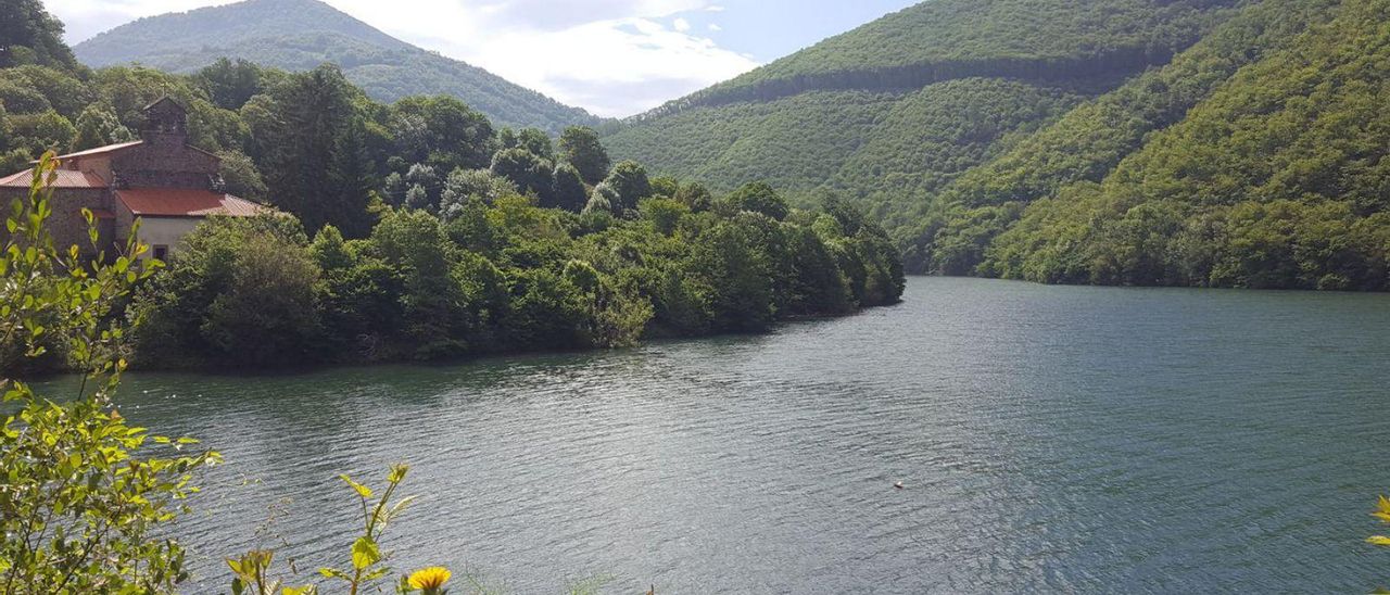 El embalse de Tanes, ayer por la mañana. | L. Díaz