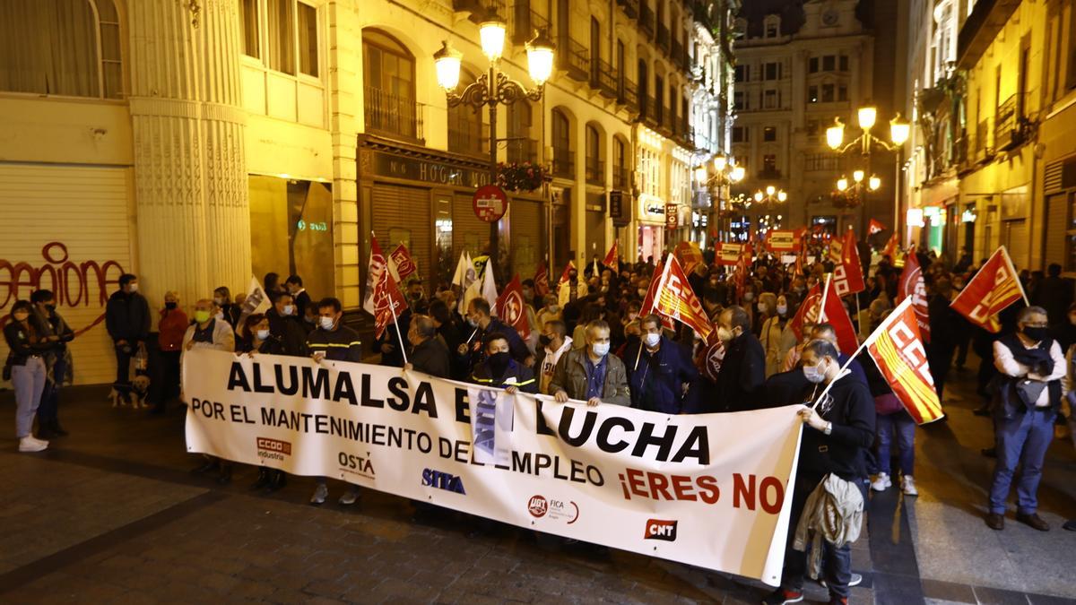 Manifestación de los trabajadores de Alumalsa contra un expediente de regulación de empleo en la empresa en octubre de 2020.