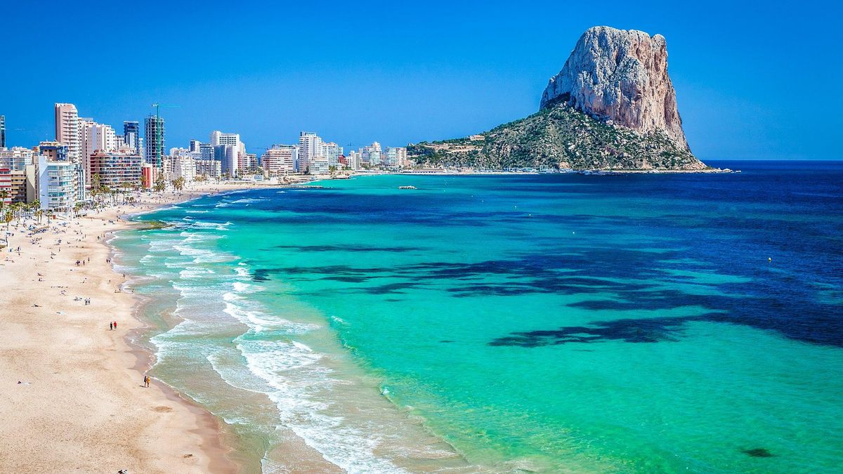 El precioso pueblo costero al que llaman el Río de Janeiro de España: tiene un peñón con vistas únicas e irrepetibles