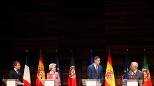 9 de diciembre de 2022.- Pedro Sánchez, presidente español, junto al francés Emmanuel Macron, a la de la Comisión, Ursula von der Leyen, y al primer ministro portugués, Anónio Costa